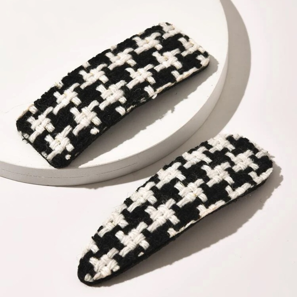 ⭐️ Awesome Pair Of Mismatched Fabric Checkered Houndstooth Print Hair Clips ⭐️ - Picture 2 of 3